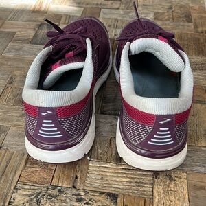 Brooks DYAD 10 Women’s Running Athletic Shoes